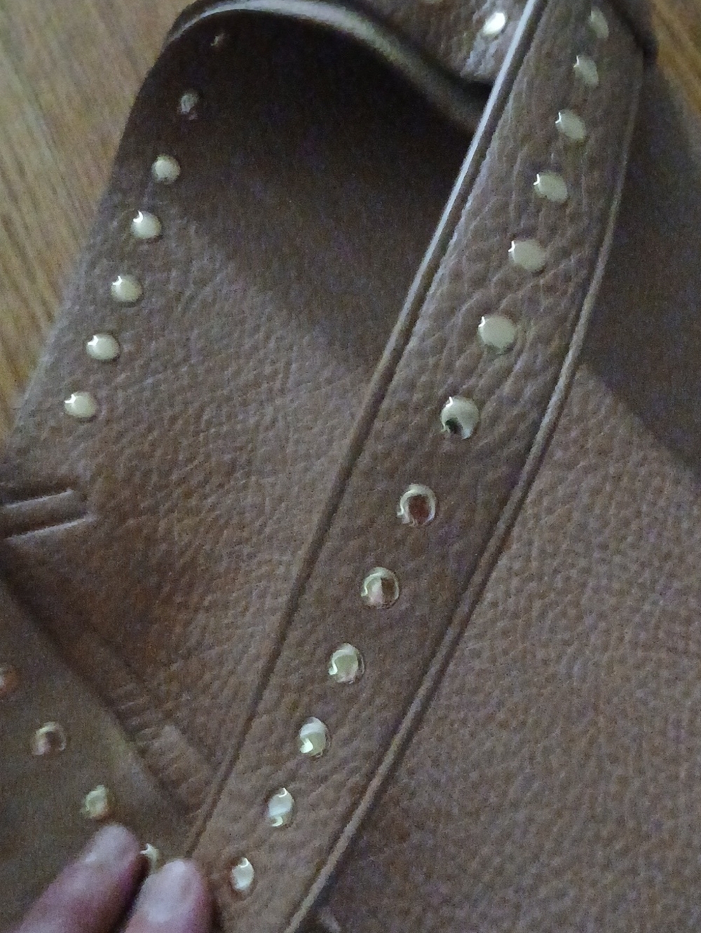Shiraleah Ryker Vegan Leather & Suede Hobo Tote Tan and Beige ■ Rivet Detailing - Picture 4 of 8
